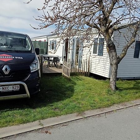 Stacaravan Bredene Met Tuin Nr 2126 Eksteriør bilde